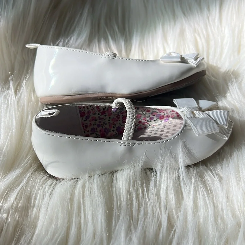 3 for $12🐣 Healthtex Toddler White Patton Leather Slip on Maryjane Flats size: 6